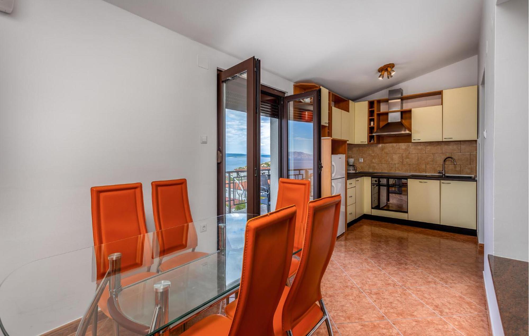 Cozy Apartment In Novi Vinodolski With Kitchen Exterior photo